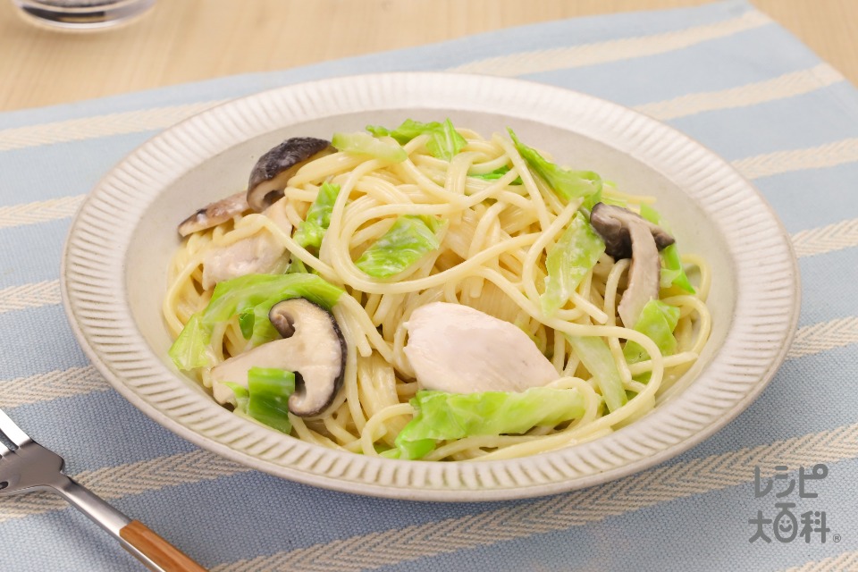 フライパン一つで！鶏むね肉とキャベツのクリームパスタ