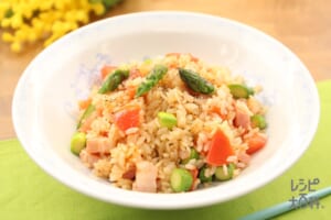 トマトとアスパラのチャーハン