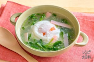 豆苗と落とし卵のスープ