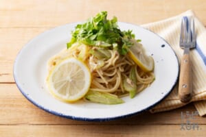 葉っぱまでまるごと！セロリとツナのスパゲッティ