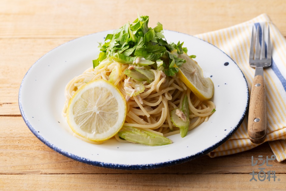 葉っぱまでまるごと！セロリとツナのスパゲッティ