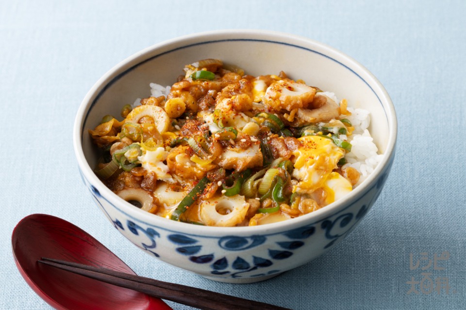 長ねぎとちくわの卵とじ天丼風