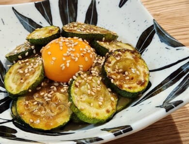 生でもおいしい！ズッキーニの魅力を青髪のテツさんに聞きました