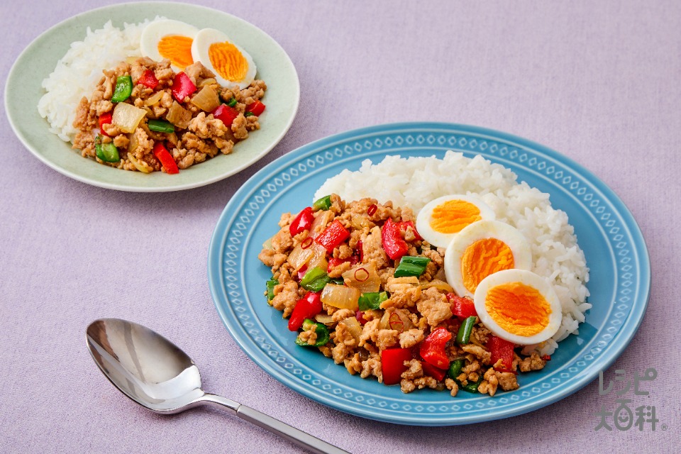 親子でガパオライス（幼児食アレンジ）(鶏ひき肉+玉ねぎを使ったレシピ)