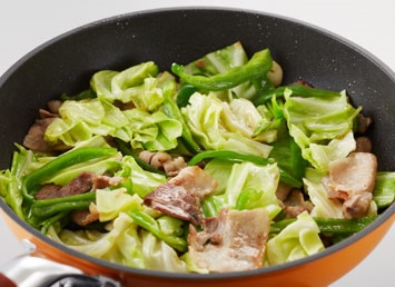 豚肉とキャベツの炒めカレーの作り方_1_2