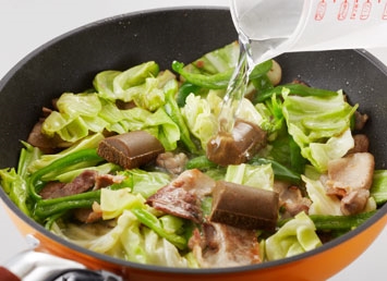豚肉とキャベツの炒めカレーの作り方_2_1