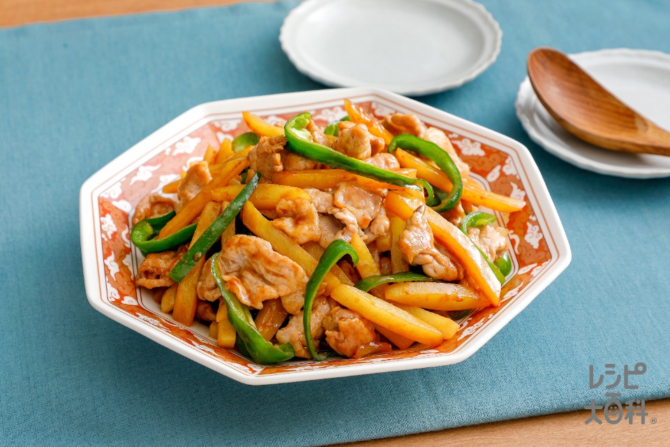じゃがいもとピーマンの青椒肉絲風(豚こま切れ肉+酒を使ったレシピ)