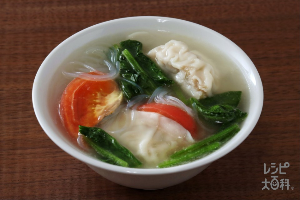 餃子とトマトの春雨スープ(味の素冷凍食品KK「ギョーザ」+トマトを使ったレシピ)