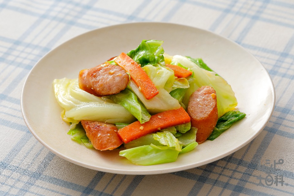 キャベツとソーセージのみそ炒め