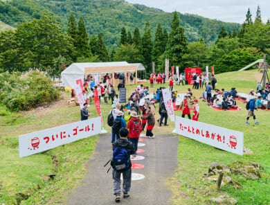 入店から「いただきます」まで2.5km？ 1日限定の超巨大食堂で味わう新潟の味覚と絶景