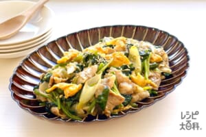 ほうれん草とねぎのガリバタ醤油炒め