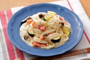 ベーコンとズッキーニのチーズクリームそうめん