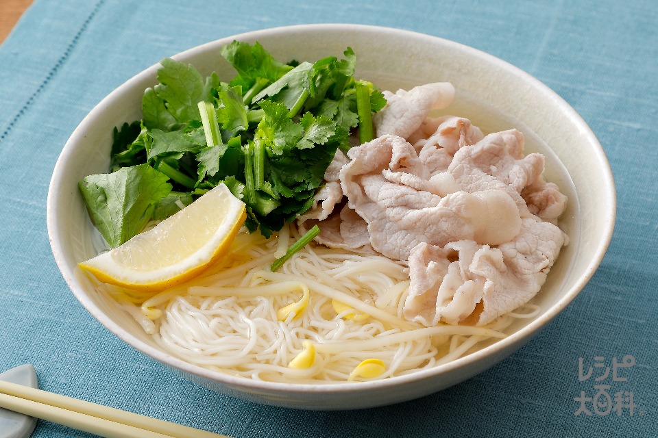 豚肉のフォー風そうめん(そうめん+大豆もやしを使ったレシピ)