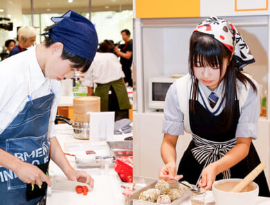 料理で祖父母を元気にしたい！「ジュニア料理選手権2025」優勝者インタビュー