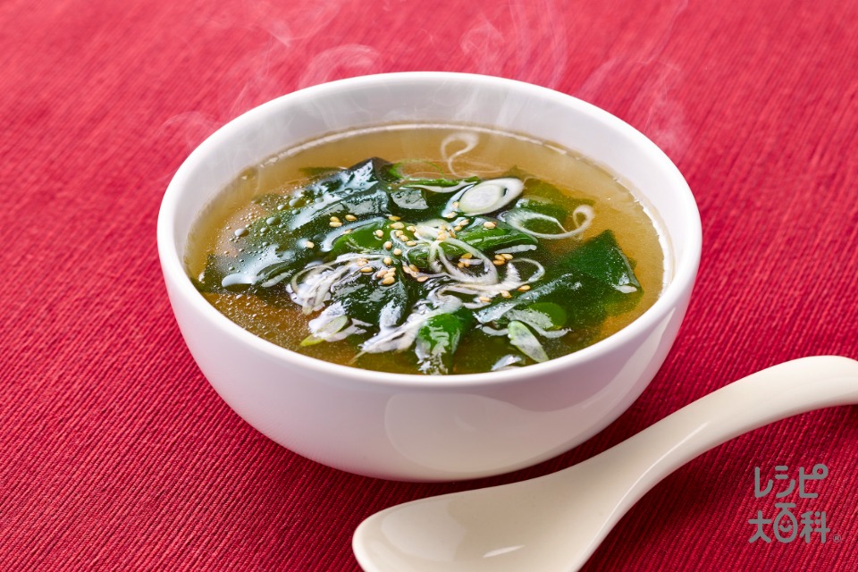 焼肉屋さんの本格わかめスープ(カットわかめ（乾）+小ねぎを使ったレシピ)