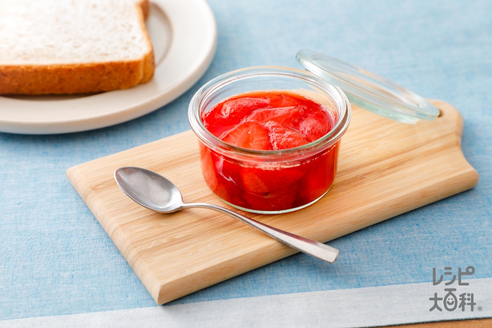 レンジで簡単！ごろっと果実のヘルシーいちご食べジャム