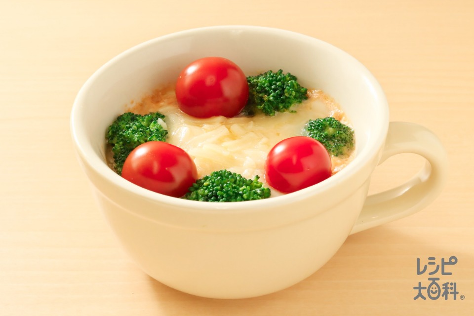 レンジで簡単♪トマトクリーミーリゾット(ご飯+サラダチキン風鶏ハムを使ったレシピ)