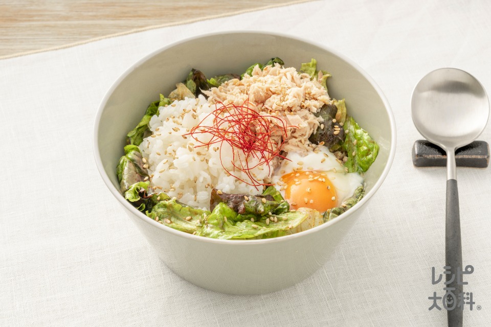 シャキシャキ食感が楽しい★  混ぜるだけのポムドン風ビビンバ(サニーレタス+おろしにんにく（チューブ）を使ったレシピ)